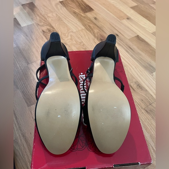 Andrea black heels. - Picture 4 of 6